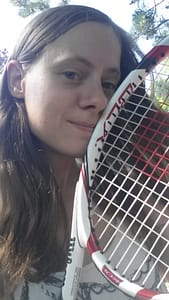 Cornelia Brückner mit Tennisschläger